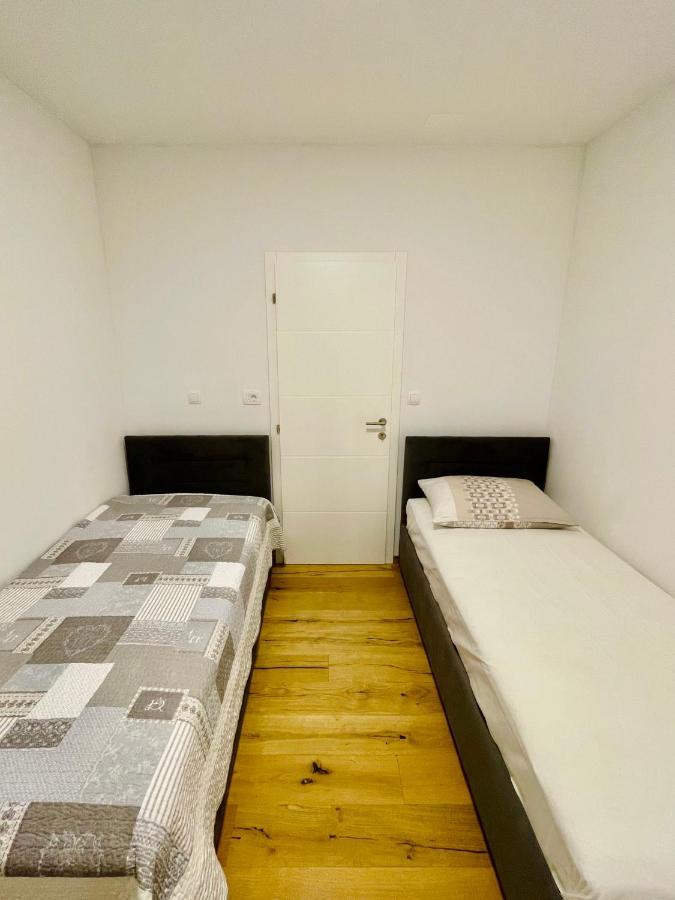 Alida Valli Apartment Kastela Luaran gambar