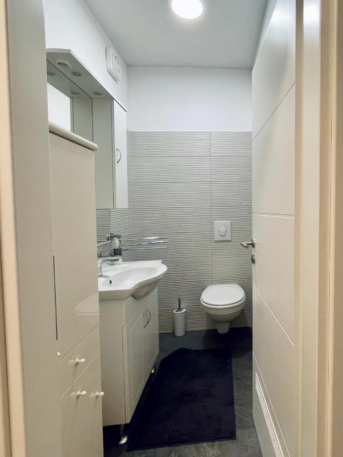 Alida Valli Apartment Kastela Luaran gambar
